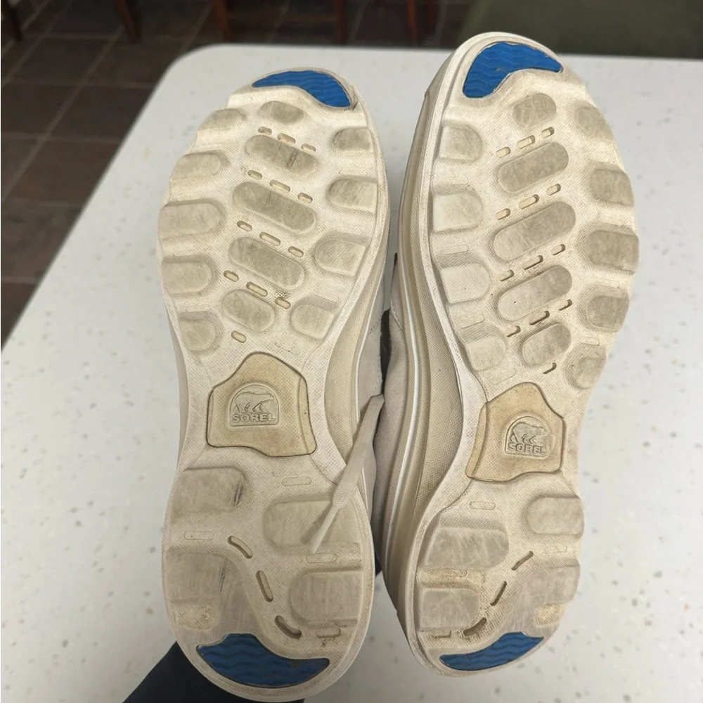 Sorel Women's Out N' About 503 Mid Sneaker Boots - Picture 9 of 9